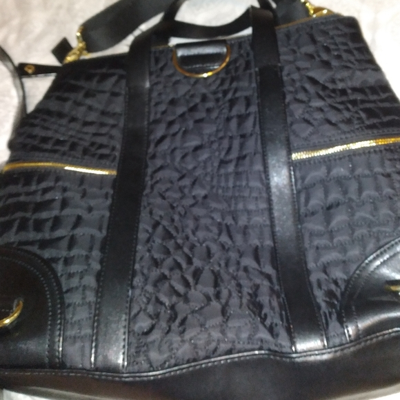 Kate Landry - Picture 4 of 7